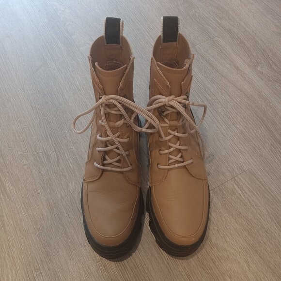 NEW Sorel 8.5 Boots!!! - Picture 1 of 7